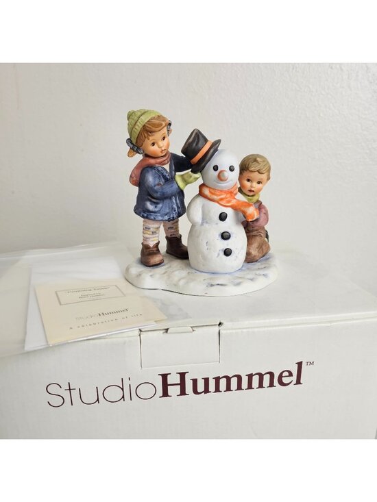 Goebel Other - "Crowning Touch" Goebel Berta Hummel '99 Figure BH 82 Orig Open Box Cert Of Auth